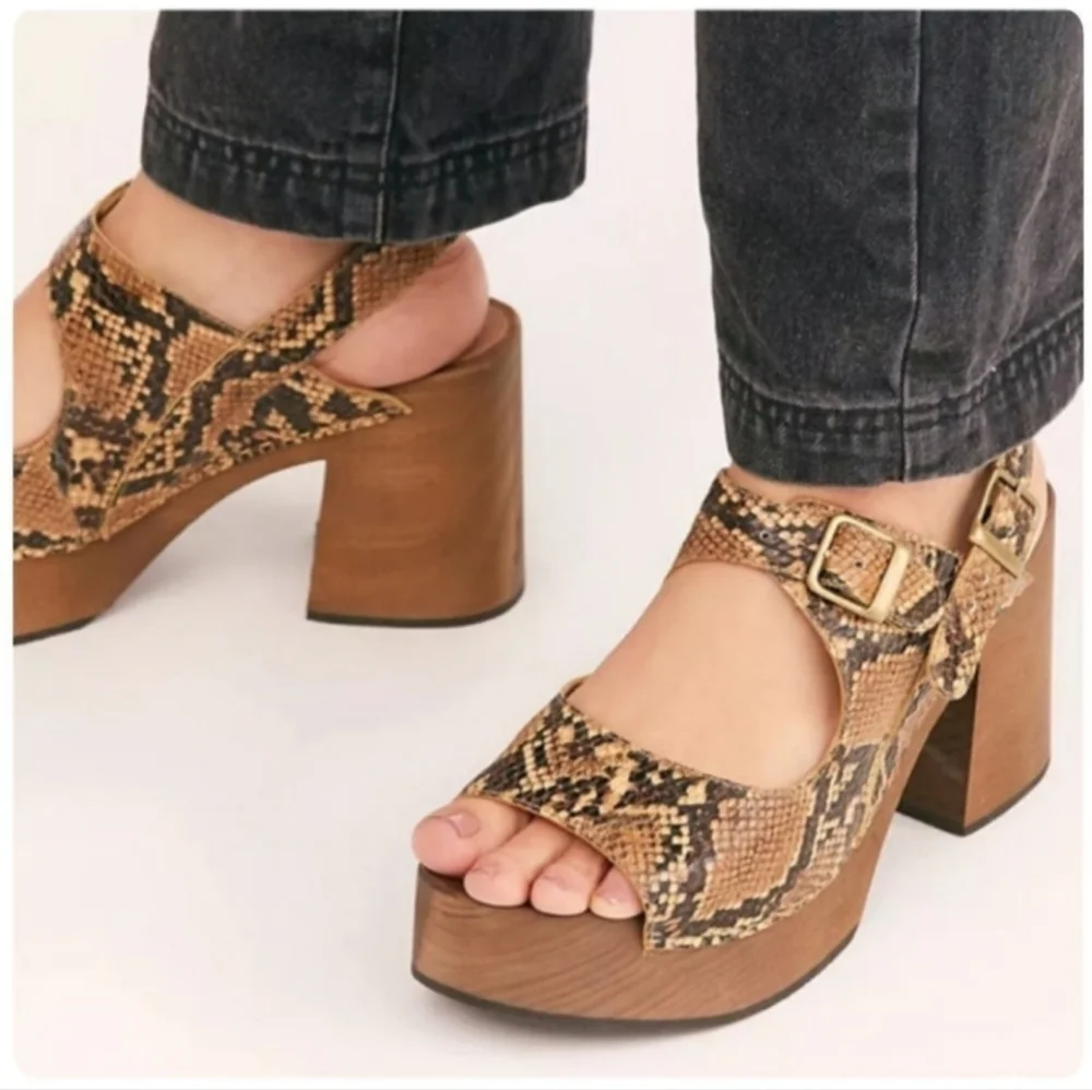 NEW Free People Belems Snake Clogs Platform Sandals Wooden Heels